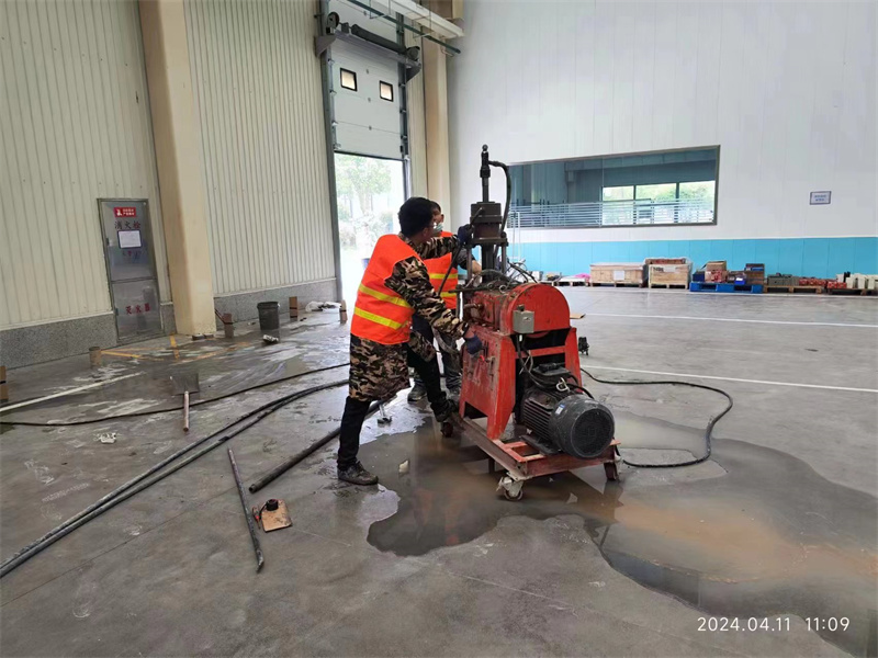 辉县厂房地面下沉塌陷注浆加固施工